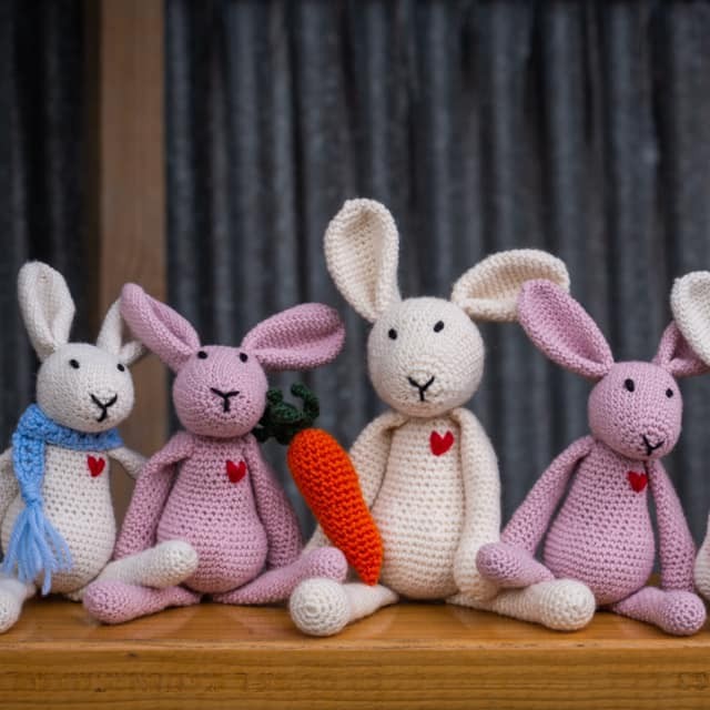 Cuddle-dee-doos many