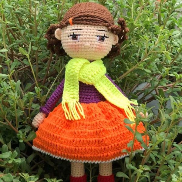 Duchi Crochet Girl with scarf