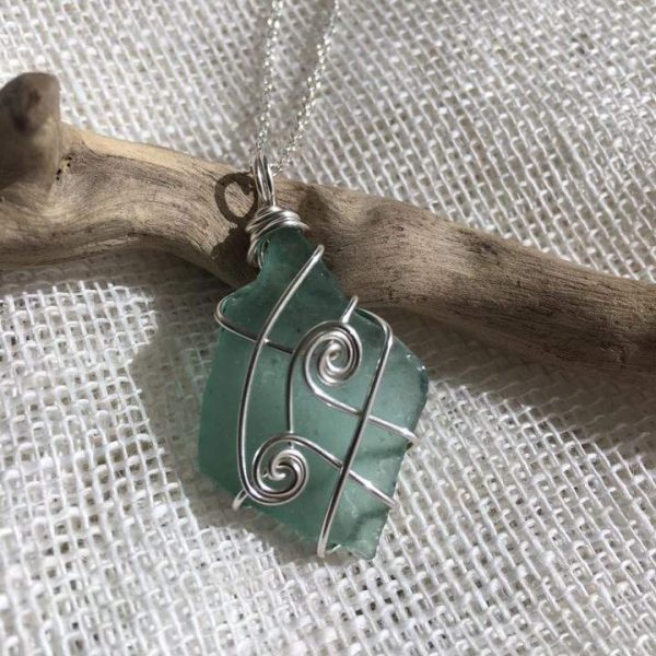Wrapped Jewellery pendant green